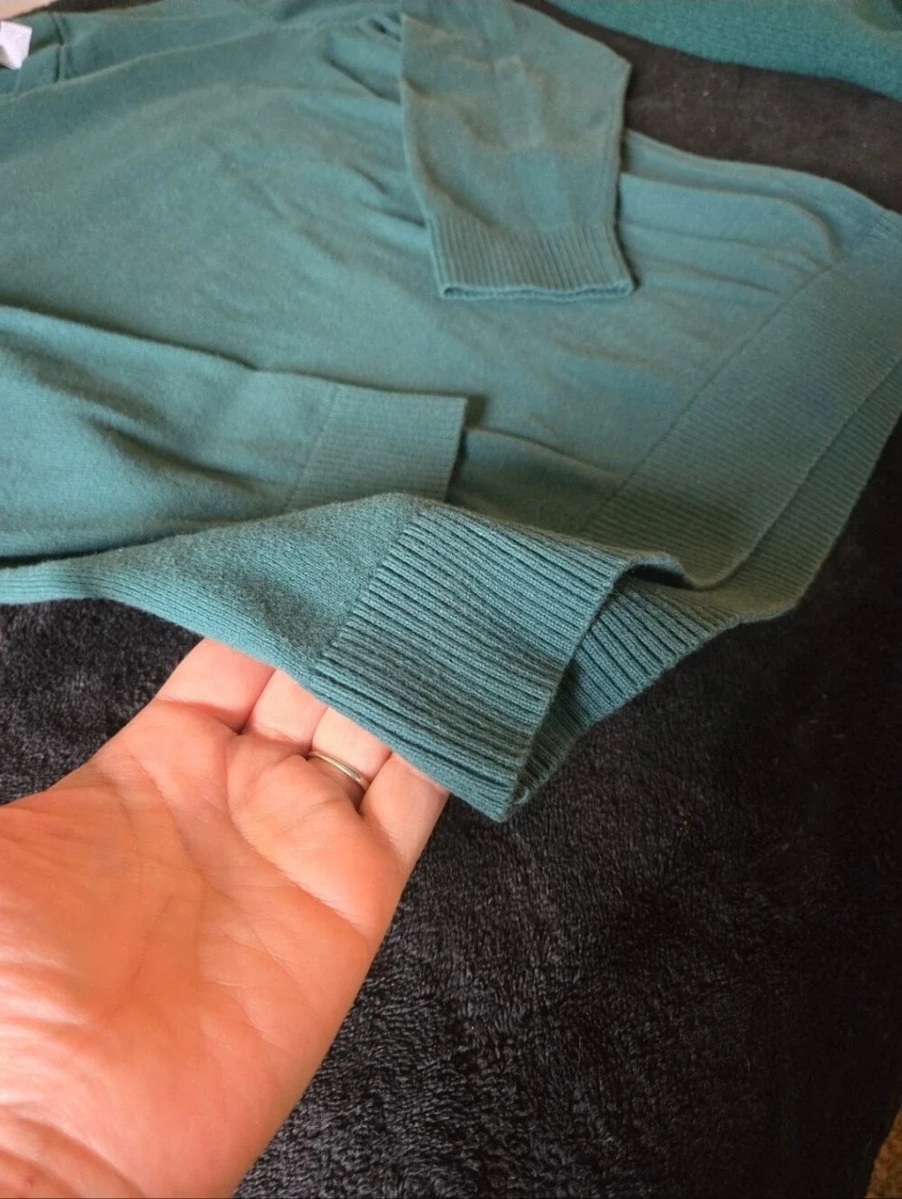 2 Sweaters The Children's Place Size 16 Green V-Neck And Quarter-Zip
